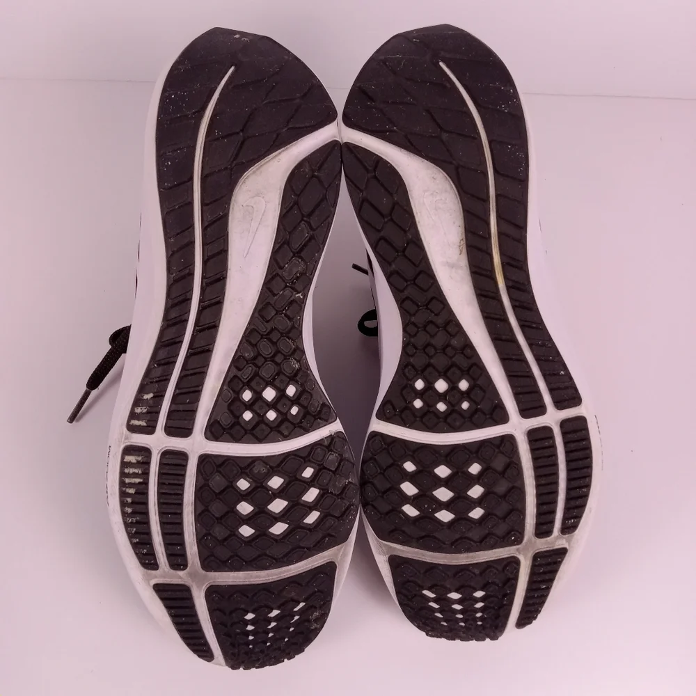 Nike Black and White Women's Pegasus 40 Running Shoes